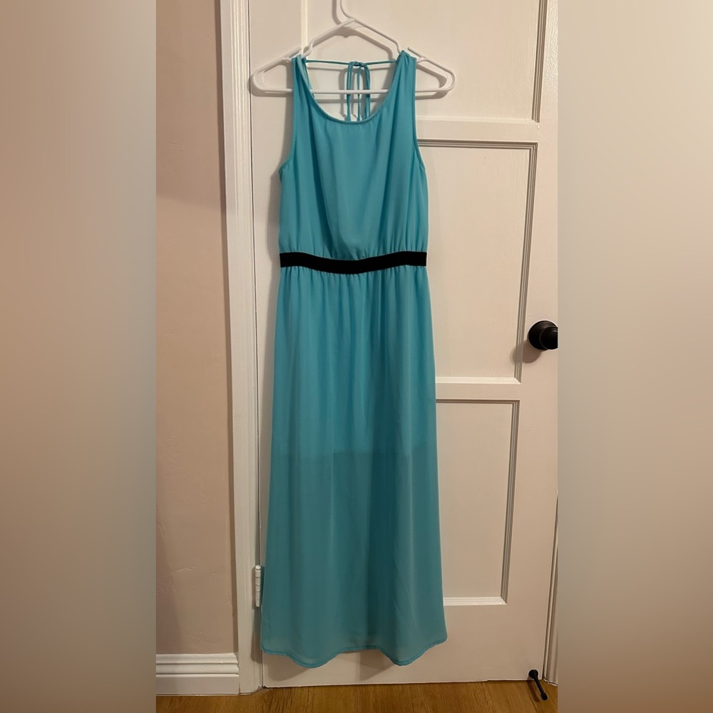 Small Blue No Sleeve Long Lace Dress.